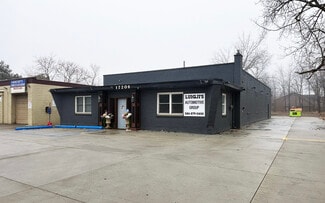 Plus de détails pour 17206 E Thirteen Mile Rd, Roseville, MI - Industriel à vendre