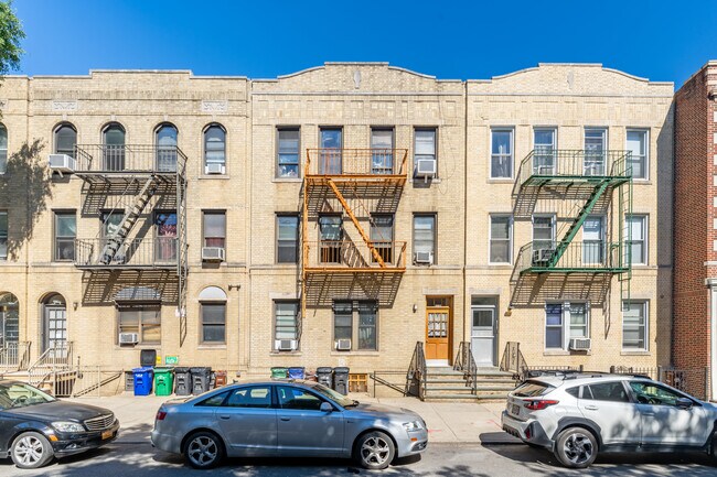 Plus de détails pour 31-40 35th St, Astoria, NY - Multi-résidentiel aux enchères