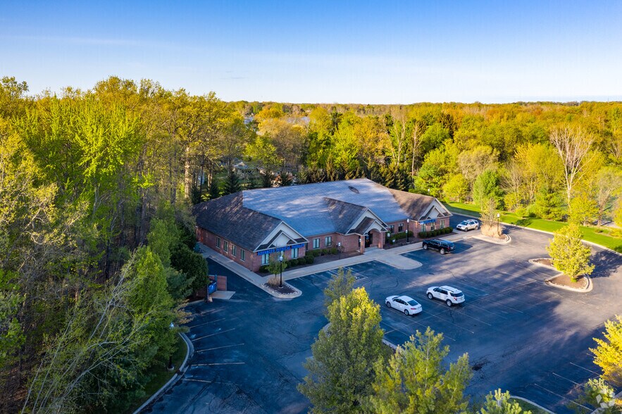 11166-11178 Highland Rd, Hartland, MI à vendre - Aérien - Image 2 de 3