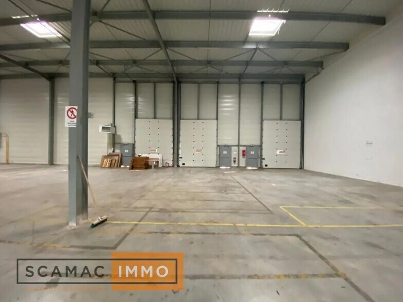 Industriel dans Moissy-Cramayel à louer - Photo du bâtiment - Image 3 de 5