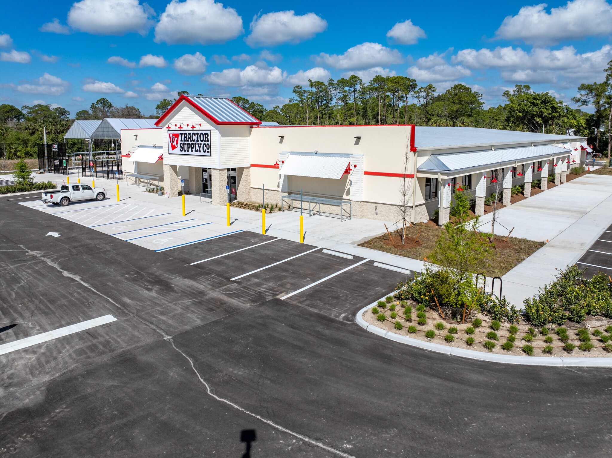 77 Golden Gate Blvd W, Naples, FL à vendre Photo principale- Image 1 de 1