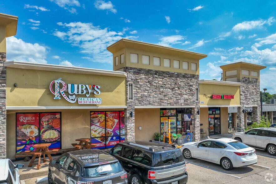 3400-3502 S Broadway, Tyler, TX à louer - Photo du bâtiment - Image 3 de 24