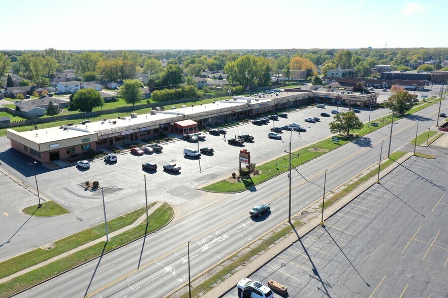 1815-1957 W Glen Park Ave, Griffith, IN à louer - Photo du bâtiment - Image 2 de 29