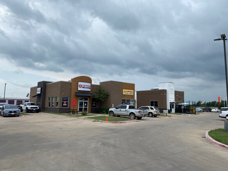 2160 TX - 121, Bonham, TX à vendre - Photo du bâtiment - Image 3 de 9