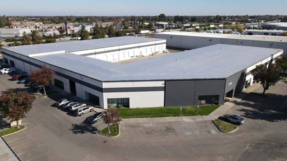 1990 Rockefeller Dr, Ceres, CA for lease - Building Photo - Image 2 of 5