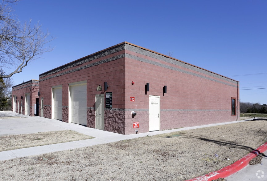 3103 N McDonald St, McKinney, TX for lease - Building Photo - Image 3 of 7