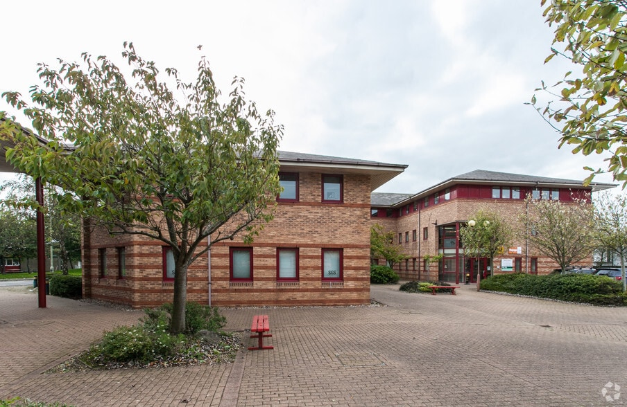David St, Bridgend for lease - Building Photo - Image 3 of 5