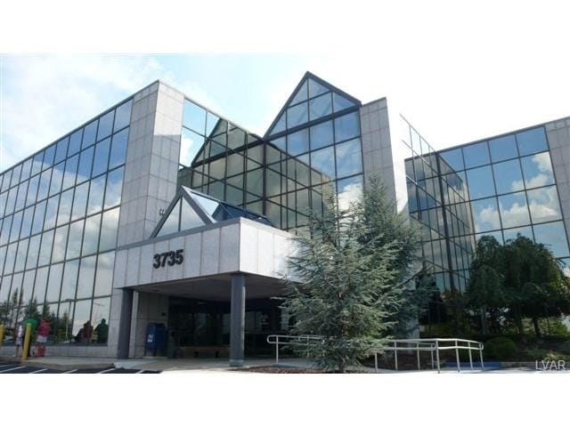 3735 Easton Nazareth Hwy, Easton, PA for lease - Building Photo - Image 2 of 5