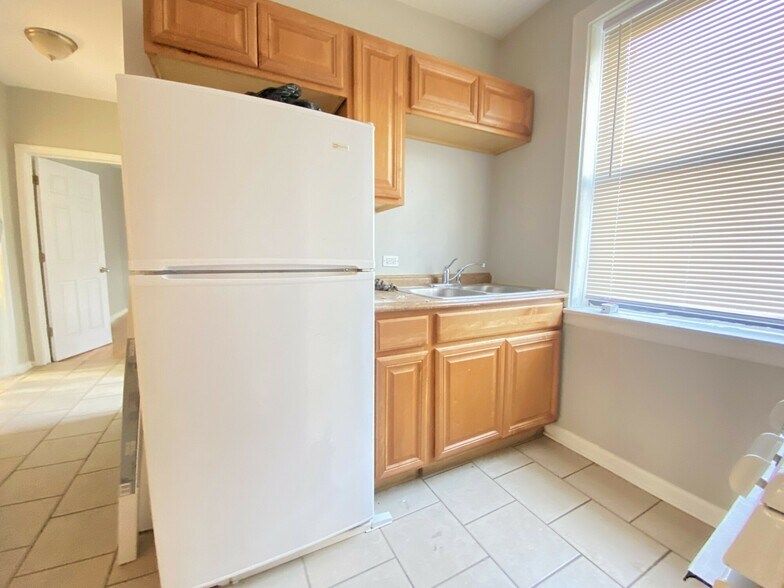 2135 E 80th St, Chicago, IL à vendre - Photo du bâtiment - Image 2 de 5