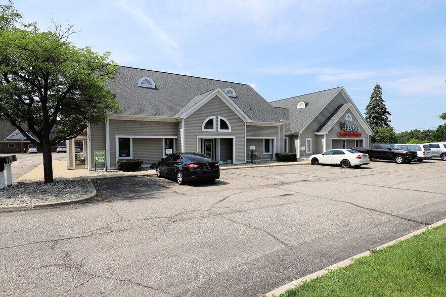 3537 Beecher Rd, Flint, MI for lease - Building Photo - Image 3 of 5