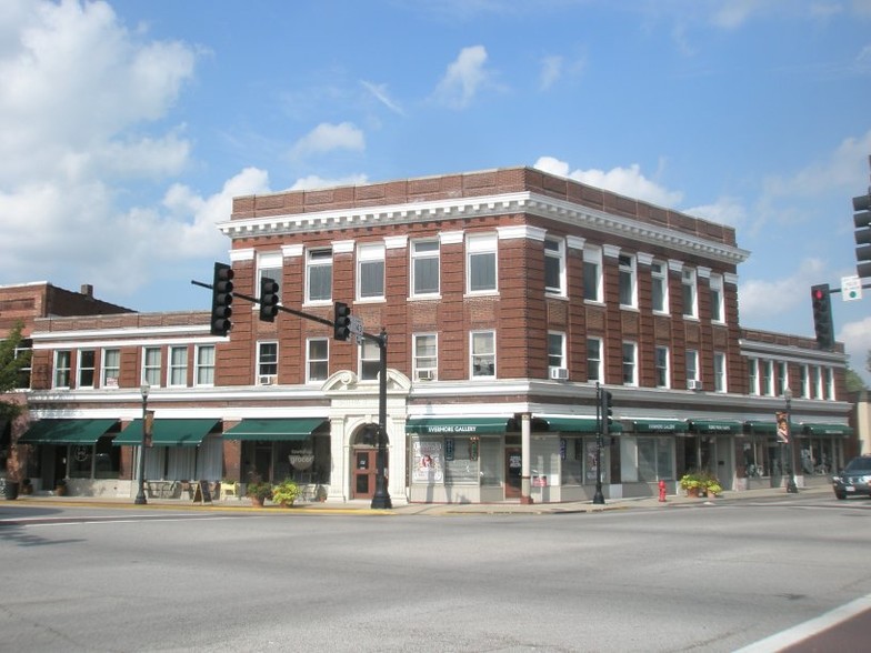 100 N Main St, Edwardsville, IL for lease - Primary Photo - Image 1 of 10