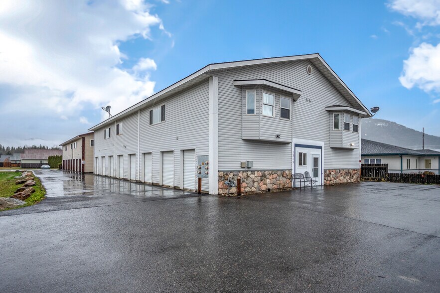 North Division Portfolio portefeuille de 3 propriétés à vendre sur LoopNet.ca - Photo du bâtiment - Image 3 de 13