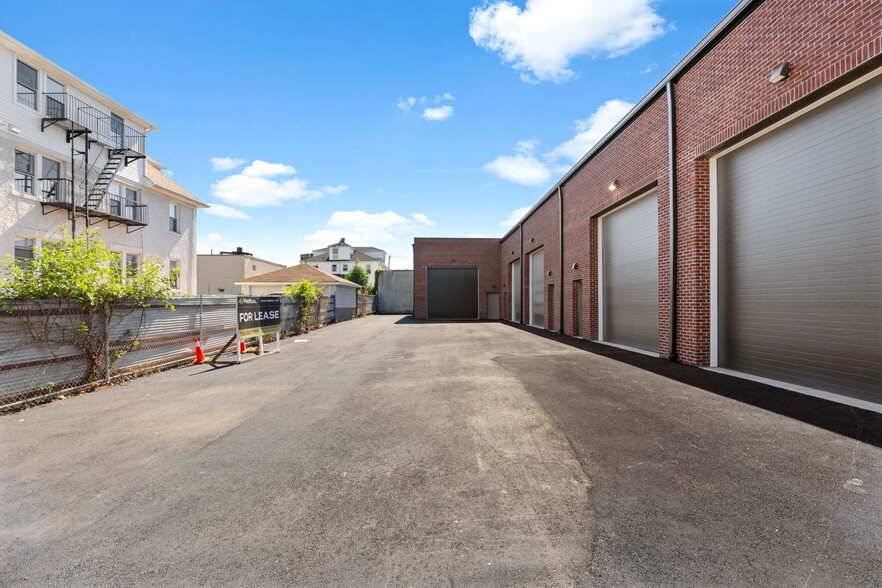 209 South Ave, Staten Island, NY for lease - Building Photo - Image 3 of 28