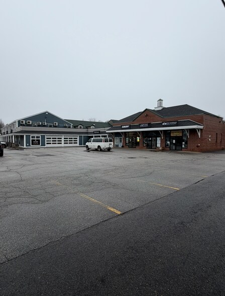 13-17 Main St, Gray, ME à vendre - Photo du bâtiment - Image 3 de 18