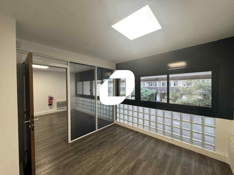 18 Rue Neuve Des Boulets, Paris for lease - Building Photo - Image 3 of 13