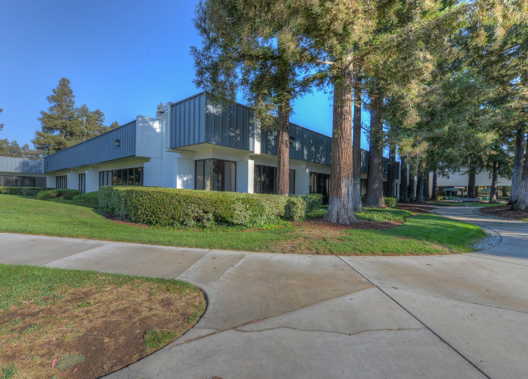 6311 San Ignacio Ave, San Jose, CA à louer Photo du bâtiment- Image 1 de 9