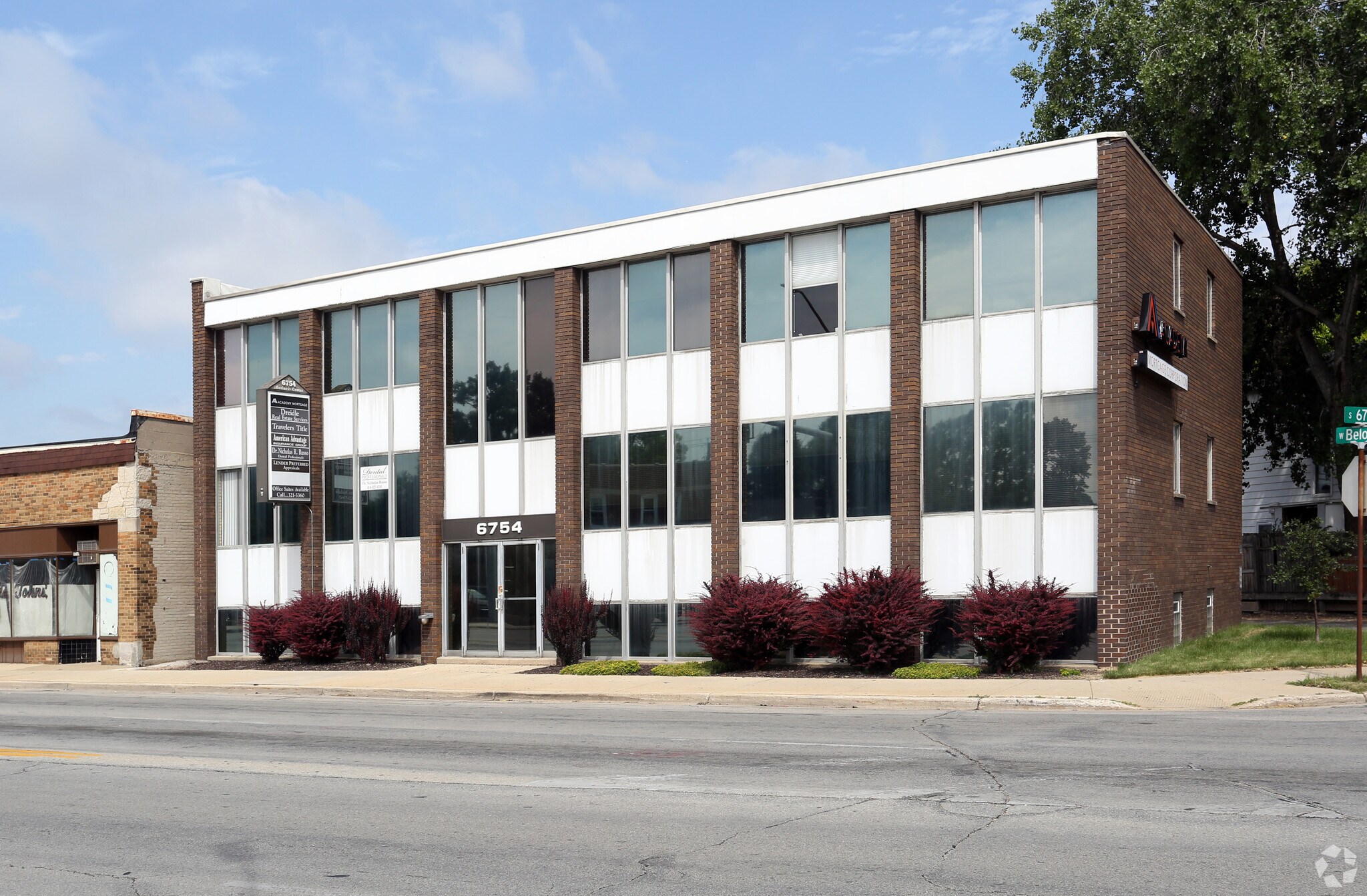 6754 W Beloit Rd, West Allis, WI for lease Building Photo- Image 1 of 8