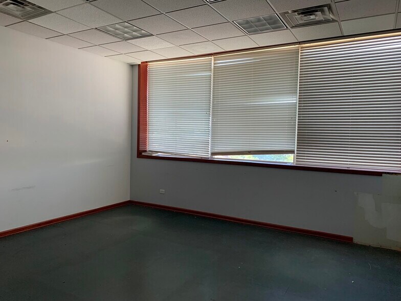 455 N Campbell Ave, Chicago, IL à louer - Photo du bâtiment - Image 3 de 9