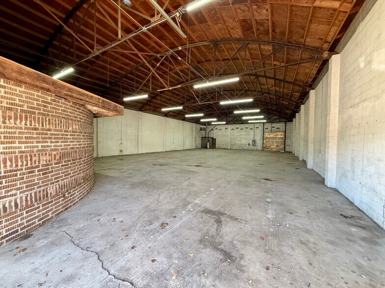 1925 S Mead St, Wichita, KS à louer - Photo du bâtiment - Image 2 de 3