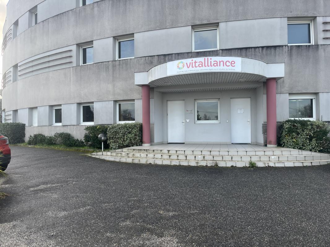 Flex in Eysines for sale Building Photo- Image 1 of 9