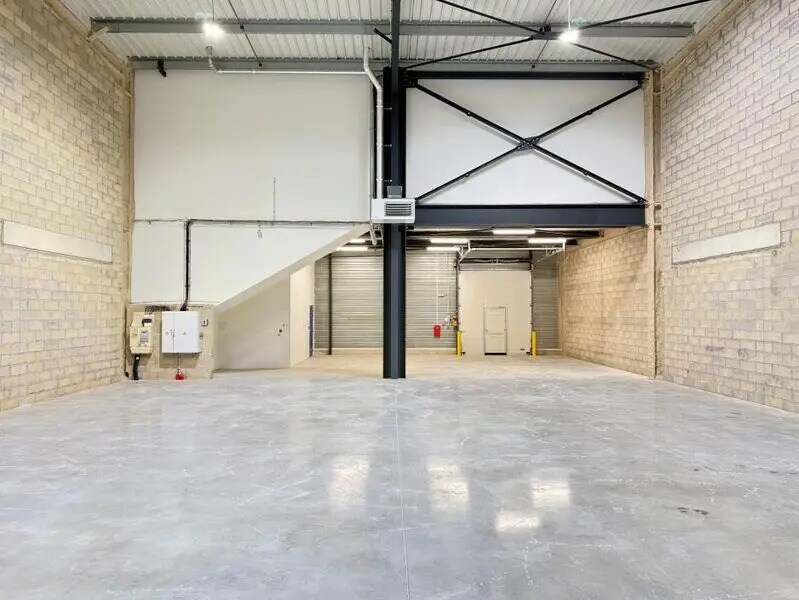 8 Rue Denis Papin, Trappes à louer Photo du bâtiment- Image 1 de 4