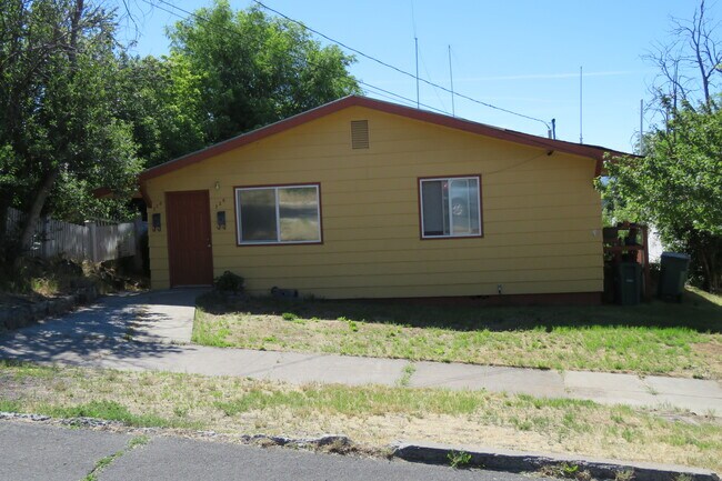 More details for 326 Jefferson St, Klamath Falls, OR - Multifamily for Sale