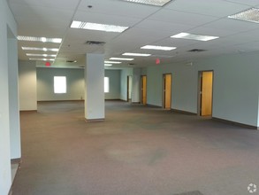 140 Boulevard, Washington, NJ for lease Interior Photo- Image 2 of 11