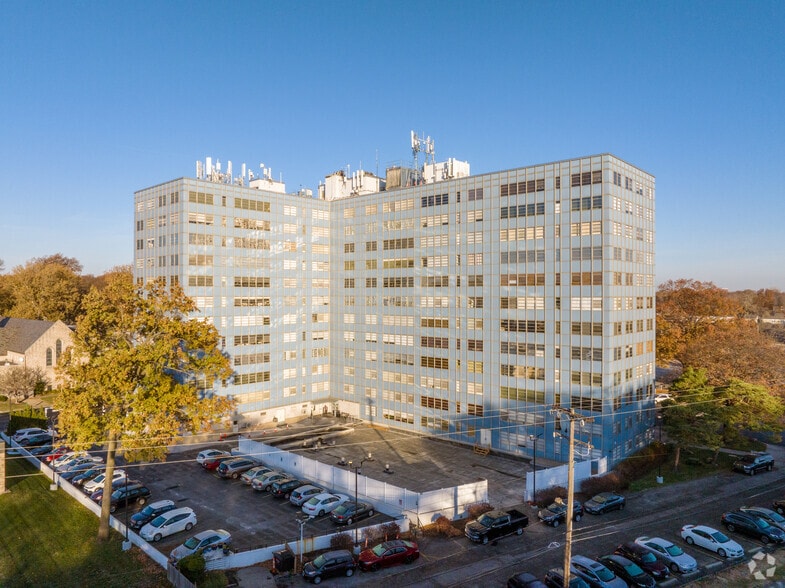 333 W Meyer Blvd, Kansas City, MO à vendre - Photo principale - Image 1 de 4