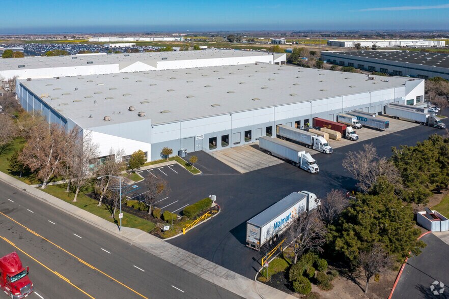 18520 Stanford Rd, Tracy, CA à louer - Aérien - Image 2 de 5