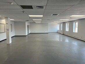 66-70 Randall Ave, Rockville Centre, NY à louer Photo intérieure- Image 1 de 5