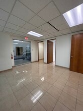 5500 N Service Rd, Burlington, ON for lease Interior Photo- Image 2 of 12