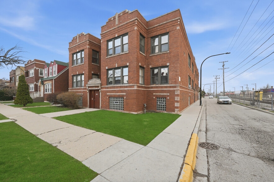 2119 S 51st Ave, Cicero, IL à vendre - Photo du bâtiment - Image 2 de 24