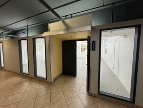 305 E 9th St, Los Angeles, CA à louer Photo intérieure- Image 1 de 6