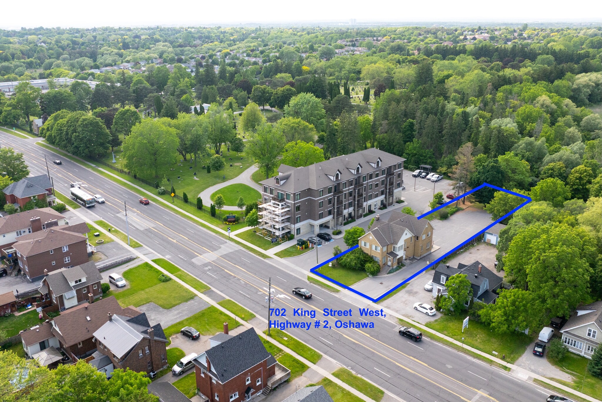 702 King St W, Oshawa, ON for sale Primary Photo- Image 1 of 1