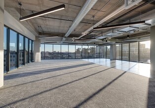 4747 Executive Dr, San Diego, CA à louer Photo intérieure- Image 2 de 6