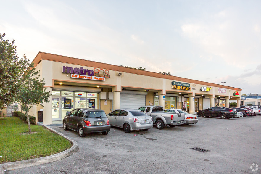 13300 NW 27th Ave, Opa Locka, FL à louer - Photo principale - Image 1 de 1