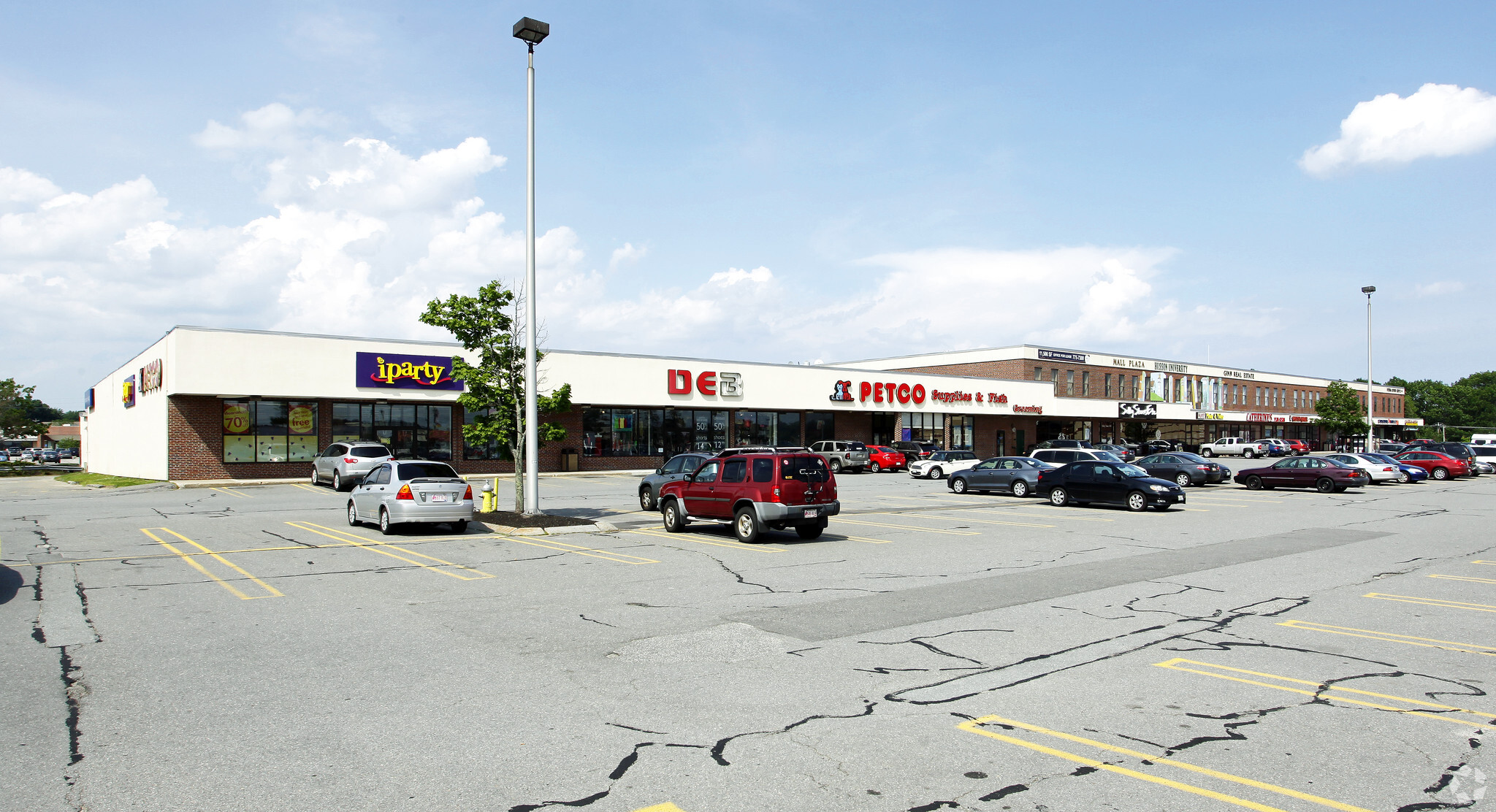 220 Maine Mall Rd, South Portland, ME for sale Primary Photo- Image 1 of 1