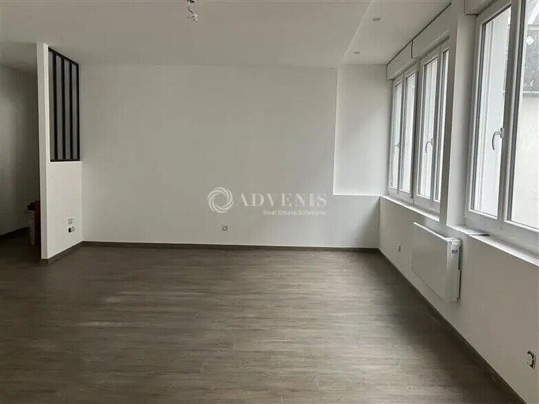 Office in Bourges for sale - Interior Photo - Image 1 of 3