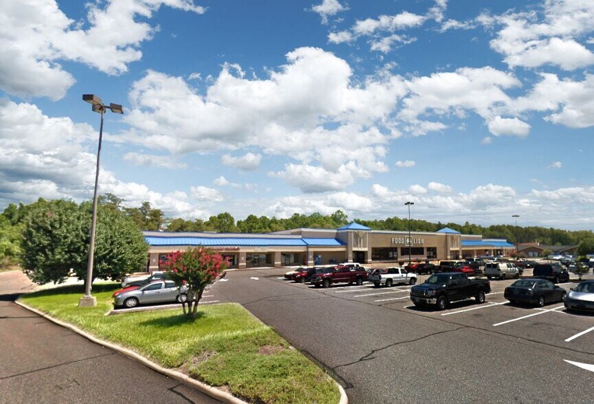 1101 Brookdale St, Martinsville, VA à louer - Photo du bâtiment - Image 2 de 7