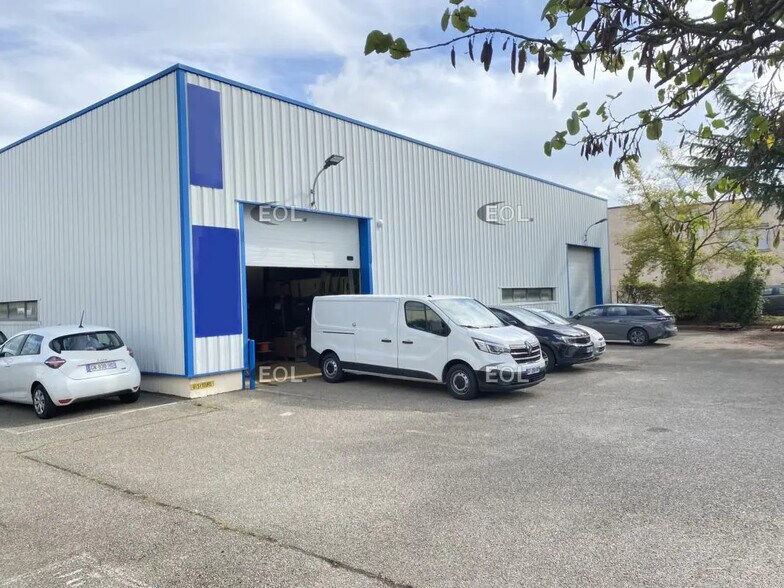 Flex dans Chassieu à louer - Photo du bâtiment - Image 3 de 15