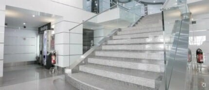 Paseo de las Doce Estrellas, 2, Madrid, Madrid for lease Interior Photo- Image 2 of 13