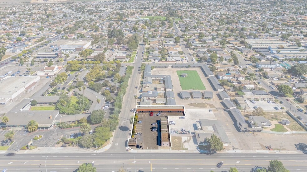 1330 N Broadway, Santa Maria, CA à vendre - Photo du bâtiment - Image 2 de 5