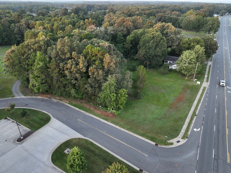 511 Main St W, Locust, NC for sale - Building Photo - Image 3 of 16
