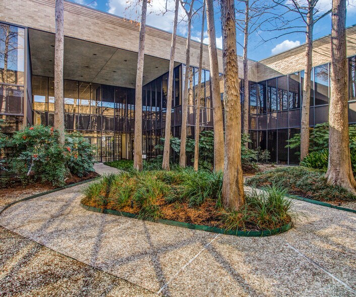 7100 Regency Square Blvd, Houston, TX à louer - Photo du bâtiment - Image 3 de 5