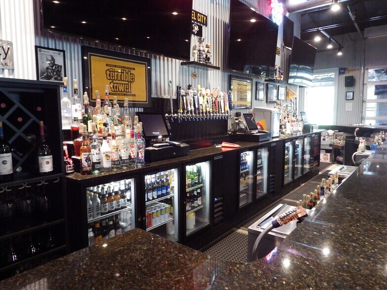 3108 New Butler Rd, New Castle, PA à vendre - Photo du bâtiment - Image 2 de 4