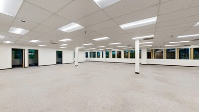 225 W Hospitality Ln, San Bernardino, CA à louer Numérisation 3D de Matterport- Image 1 de 4