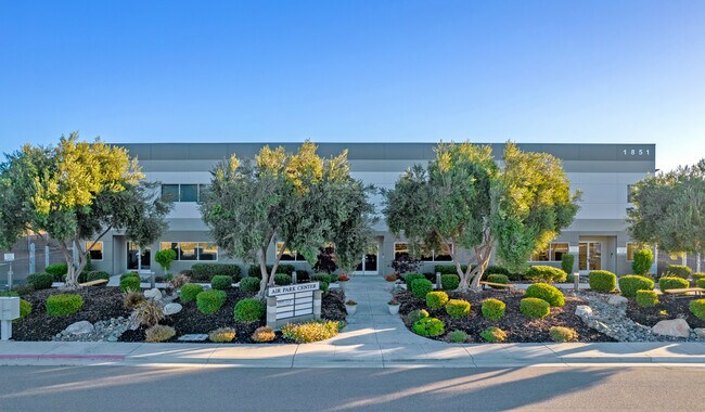 Plus de détails pour 1851 Airway Dr, Hollister, CA - Bureau, Industriel à louer