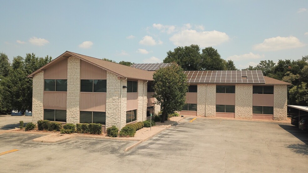 12466 Los Indios Trl, Austin, TX à vendre - Photo du bâtiment - Image 1 de 5