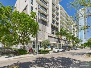 321 NE 26th St, Miami, FL for lease Building Photo- Image 2 of 18