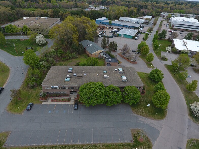 87-125 Jeffrey Ave, Holliston, MA à louer - Photo du bâtiment - Image 3 de 12